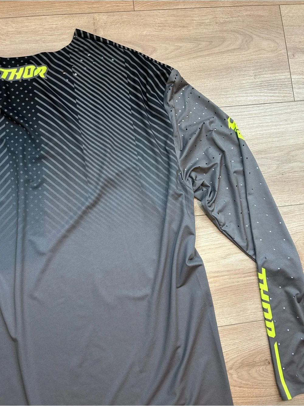 Thor Men’s Gray Swim Rash Guard with Neon Yellow Stripe